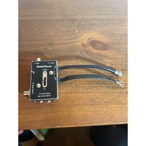 RadioShack 15-1268A RF Switch Box Game TV Antenna Adapter 75 300 Ohm Input
